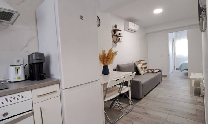 El Pilar Appartement | Charming Apartment up to 4 persons 3 min to Metro
