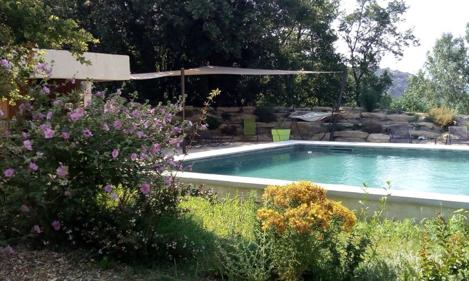 Malaucene Cottage | Gîte de charme à la ferme du Pont rouge à Malaucène