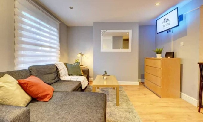 Banbury Appartement | Charming Banbury Flat near Café Veneto & V Lounge