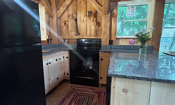Peterborough Maison | Charming barn studio apt, in lovely Peterborough NH overlooking the downtown.