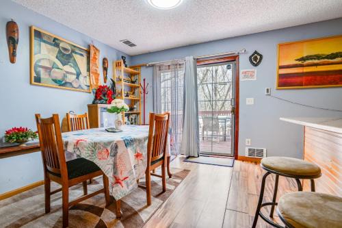 North Saint Paul Appartement | Charming Basement Stay with Workspace AC & Fire Pit