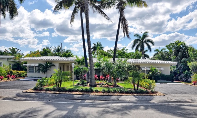 East Fort Lauderdale Villa | Cozy Beach Villa w / Pool, à pied de la plage à Fort Lauderdale (6 personnes)