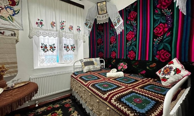 Moldova Lit Et Petit-Déjeuner | Charming bed & breakfast in fabulous Băcioi with WiFi, AC