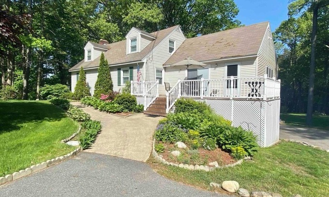 Hudson Maison | Charming Bedroom with WiFi, AC in wonderful Hudson NH