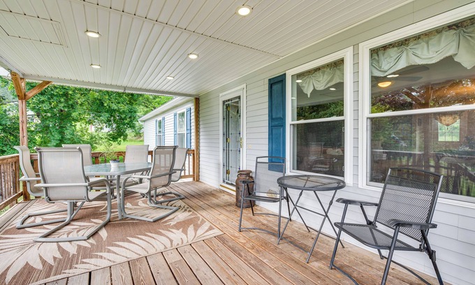 Beach Haven Maison | Charming Berwick Retreat w/Gas Grill & Deck!