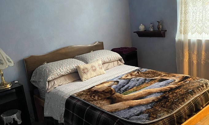 Lafayette Maison | Charming Blue Room with Wifi