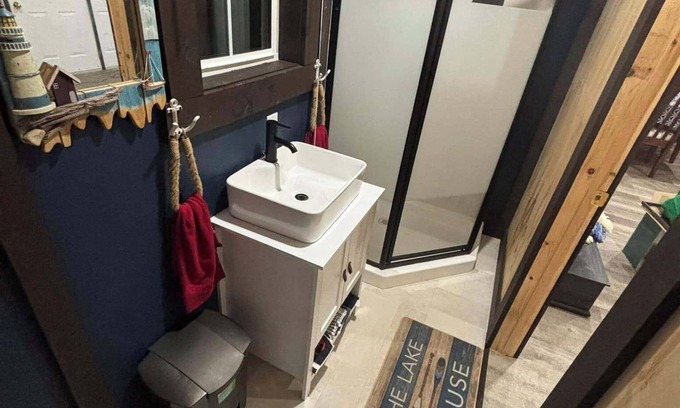 Terra Nova Cabine | Charming boat house by the Ocean in beautiful Smith's Harbour, NL with WiFi