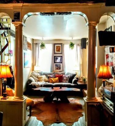 Dickinson Narrows Maison | Charming Bohemian Rental