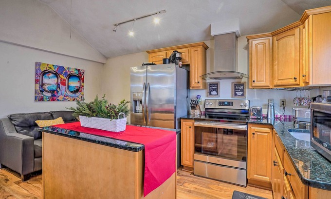 Revere Maison | NOUVEAU! Cozy Boston Area Home <1 Mi à Revere Beach!