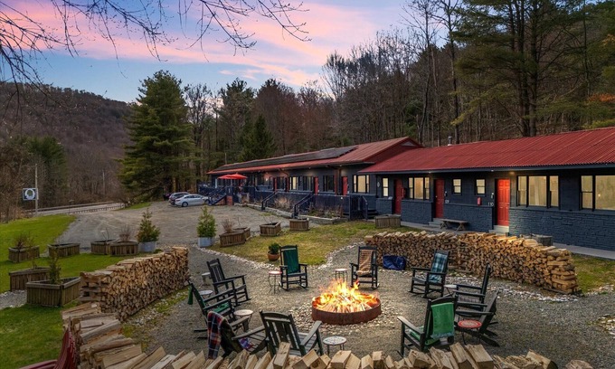 Hancock Hôtel | Charming Boutique Hotel | 9 Unique Rooms amidst 60 Serene Acres in Upstate NY