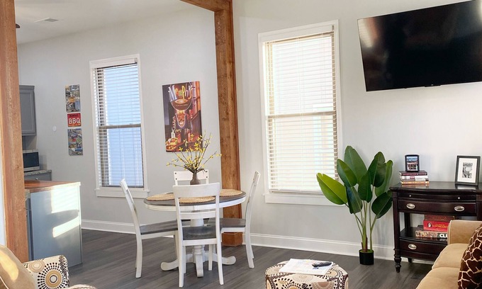Uptown Maison | Charming, brand new 3-bedroom, 2 full bath house with AC and WiFi in Memphis!