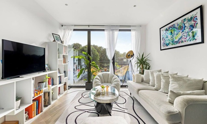 Wimbledon Park Appartement | Charming bright Wimbledon Park flat|Free Parking|Large South Facing Terrace