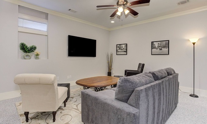 Garden Hills Maison | Charming Buckhead Village 2Bd/2Ba, Outdoor Fun, Walk to Shops & Dining!