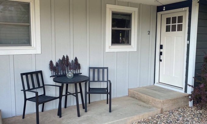Spearfish Maison | Charming Bungalow 2 in lovely Spearfish with WiFi, AC