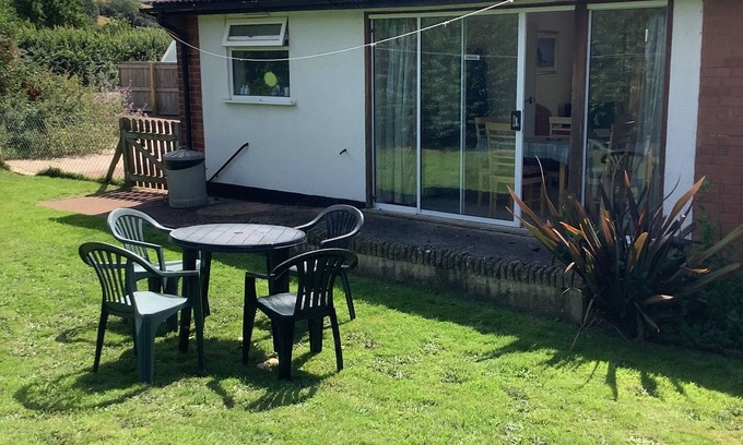 Watchet Maison | Charming Bungalow , much upgraded Near a beach ,farm shop and steam railway