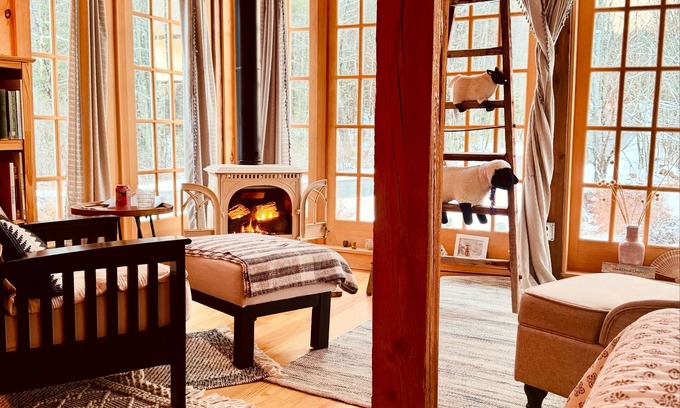 Greenfield Cabine | Charming cabin in delightful Greenfield New Hampshire with WiFi access