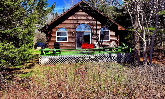 Seal Cove Cabine | Charming cabin in phenomenal Seal Cove ME
