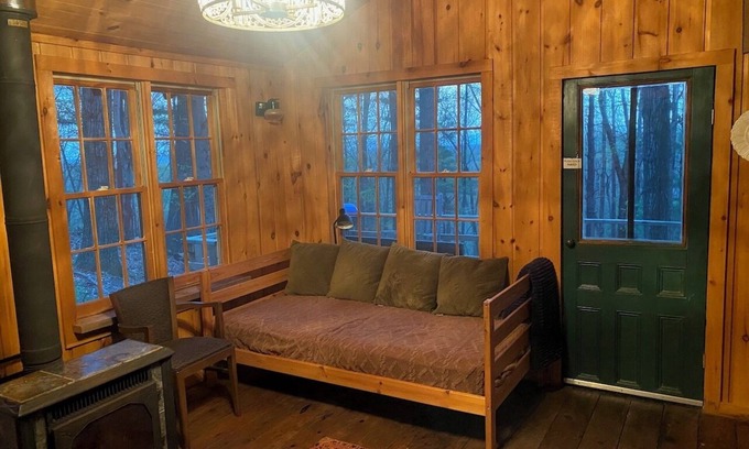 Ghent Cabine | Charming Cabin in the Woods. POOL!
