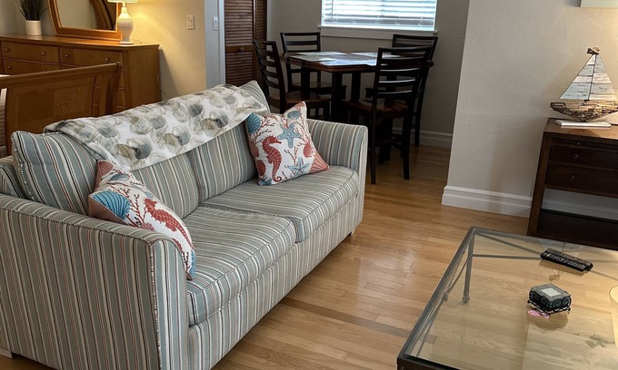 McGregor Appartement | Charming canal-front apartment with king bed, AC, WiFi, in phenomenal Fort Myers