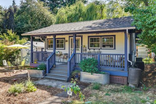 St. Johns Maison | Charming City Cottage about 8 Mi to Downtown Portland!