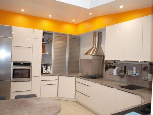 Saint-Honore - Jeanne d'Arc Maison | Charming City Home Near Downtown with Garage
