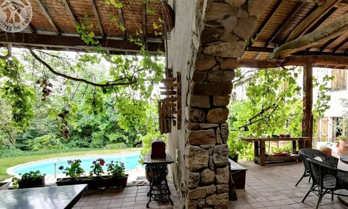 Essertines-en-Donzy Cottage | Découvrez ce gîte champêtre avec spa, sauna, piscine et jardin privatif à Essertines-en-Donzy