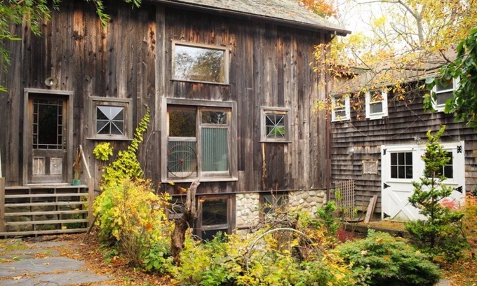 Bellport Maison | Charming Converted Barn and Cottage walk to the Fire Island Ferry, rental by mo.