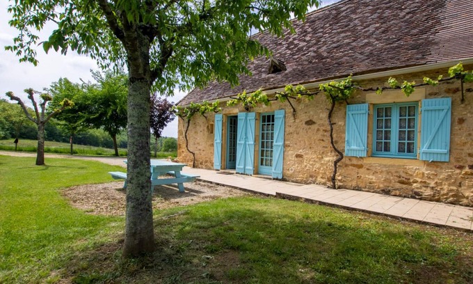 Saint-Avit-Riviere Cottage | Maison avec jacuzzi partagé, jardin et garage près de Monpazier