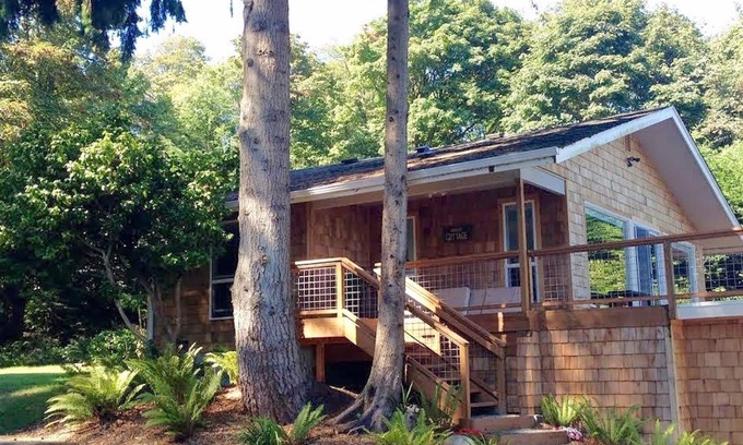 Bainbridge Island Cottage | Gîte de charme avec une grande vue sur Puget Sound et Cascade Mountains