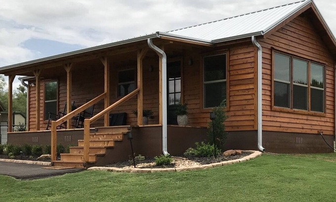 Graford Cottage | New! The Cottage at Possum Kingdom Lake