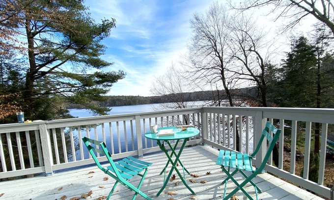 Ashburnham Maison | Charming Cottage by the Lake