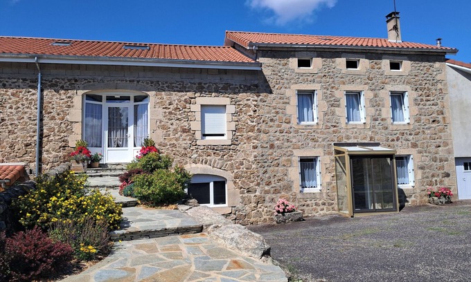 Raucoules Cottage | Gîte de Charme pour 6 personnes avec Terrasse et Wifi