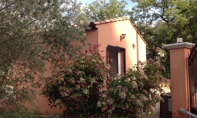 Sollies-Toucas Cottage | Charmant gîte entre mer et montagne