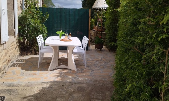 Bussiere-Boffy Cottage | Cottage de charme dans un petit village du haut limousin . Golf .
