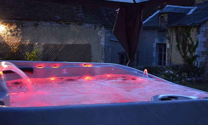 Le Blanc Cottage | Charming cottage in Berry with jacuzzi and terrace