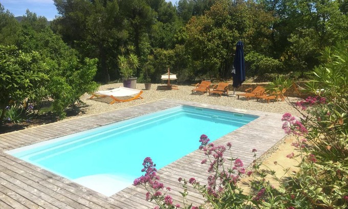 Faucon Maison | Gîte de charme à Faucon avec piscine