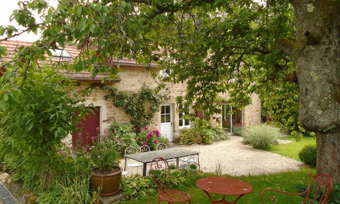 Fayl-Billot Cottage | Maison indépendante avec grand parc arboré, proche de la nature et des lacs