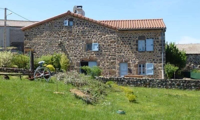 Ouides Cottage | Casa rural con encanto en Ouides: chimenea, jardín, actividades al aire libre y paisajes volcánicos