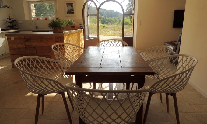 Menerbes Cottage | Charmant gîte avec piscine dans mas en pierres au coeur des vignes du Luberon