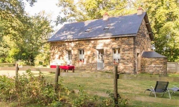 Nozay Cottage | Gîte paisible en parc arboré, 3 ch., prox. Nantes/Rennes, équipements bébé, activités plein air