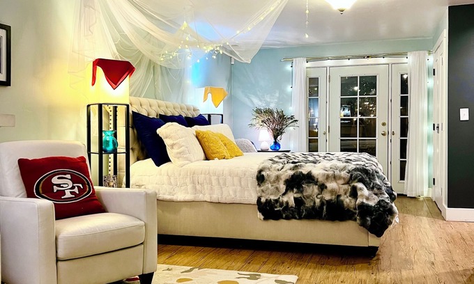 Southeastern Sacramento Maison | Charming Cottage Near Downtown Sac with Office & Fast WiFi
