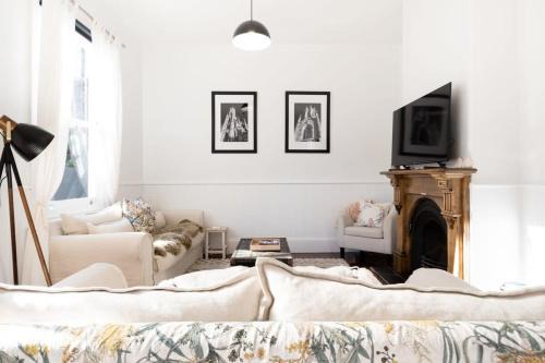 Launceston CBD Maison | Charming Cottage Nestled in A Prime Location