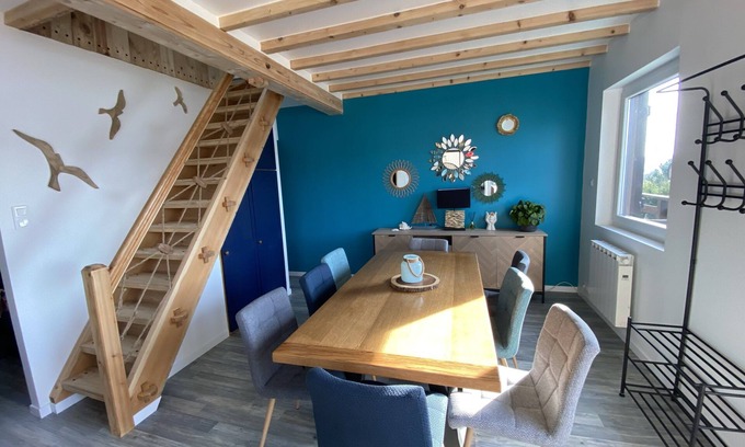 Montperreux Chalet De Ski | Chalet Charmant au bord du lac de Saint Point