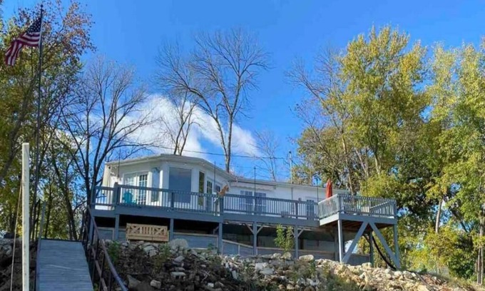 Tebbetts Maison | Charming Cottage on Osage River in Jefferson City