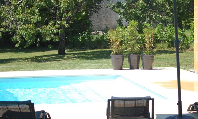Naussannes Cottage | Gîte Authentique avec Piscine, Cheminée et Étang Privé à Naussannes - Proche Bergerac
