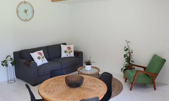 Western Bay of Plenty District Appartement | Charming Country Apartment - Pool, Peaceful, Perfect.