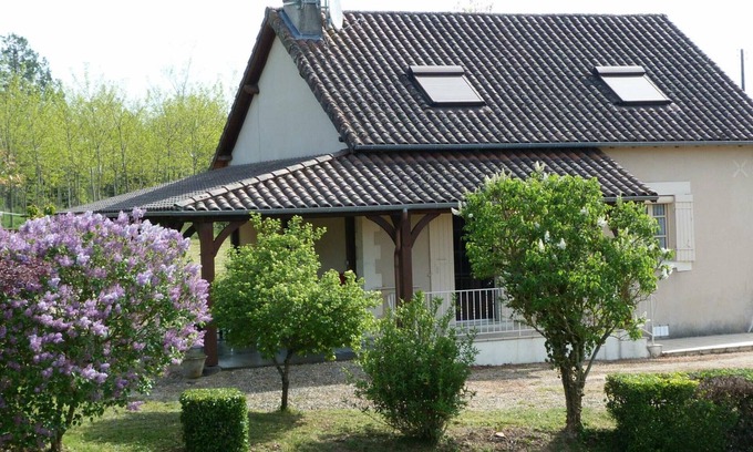Thiviers Cottage | Maison Périgourdine avec Jardin, Vélos, Terrasse et Proche Nature