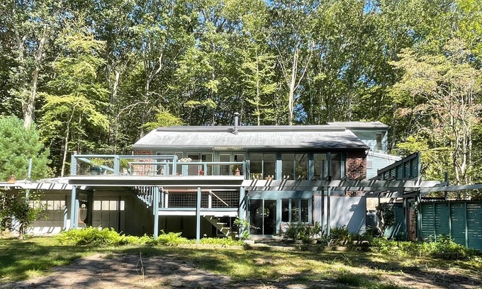 Clinton Maison | Charming country retreat. Minutes away from the beach. A perfect getaway!
