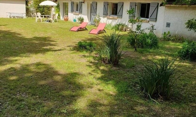 Millancay Cottage | Gîte de charme avec étang en Sologne, tout inclus, proche châteaux de la Loire et randonnées