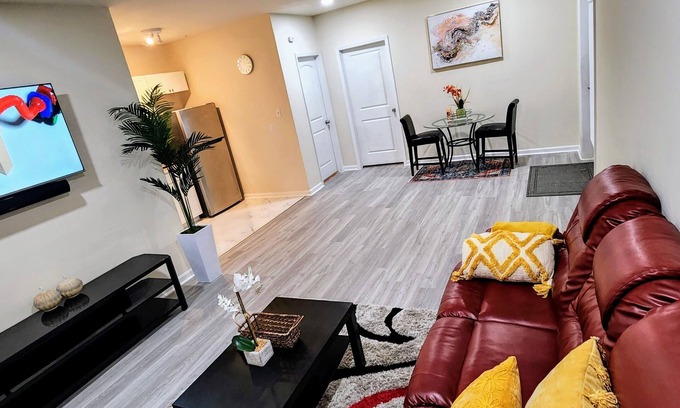 Glenarden Maison | Charming & cozi Basement in a Family-Friendly Lanham Neighborhood, MD.